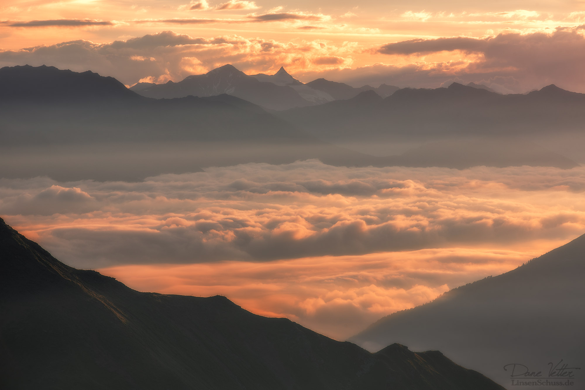Sonnenaufgang über dem Passo Stelvio